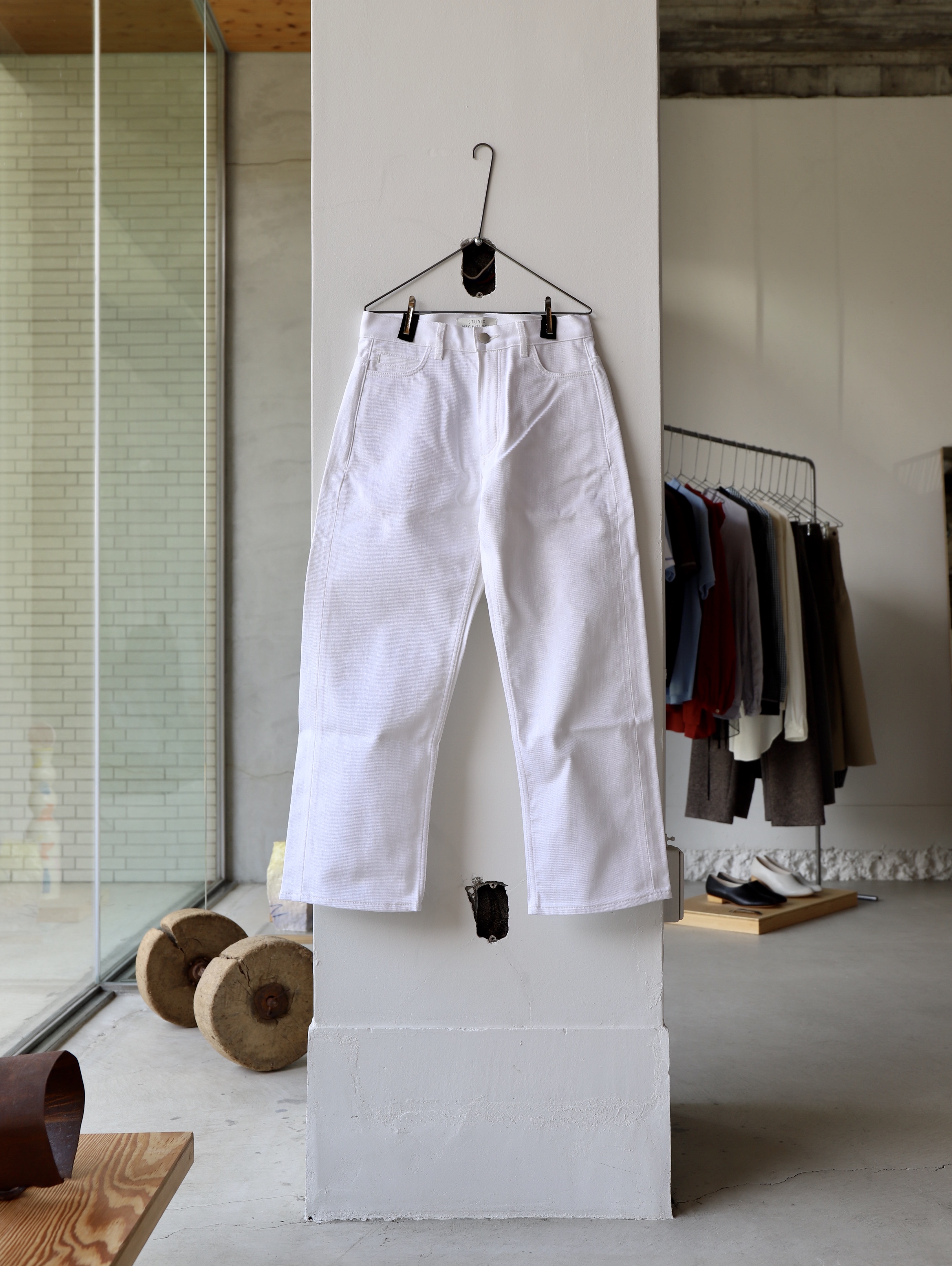 FE0B660B-AB23-494F-8AE1-A83A2A5F4AFE